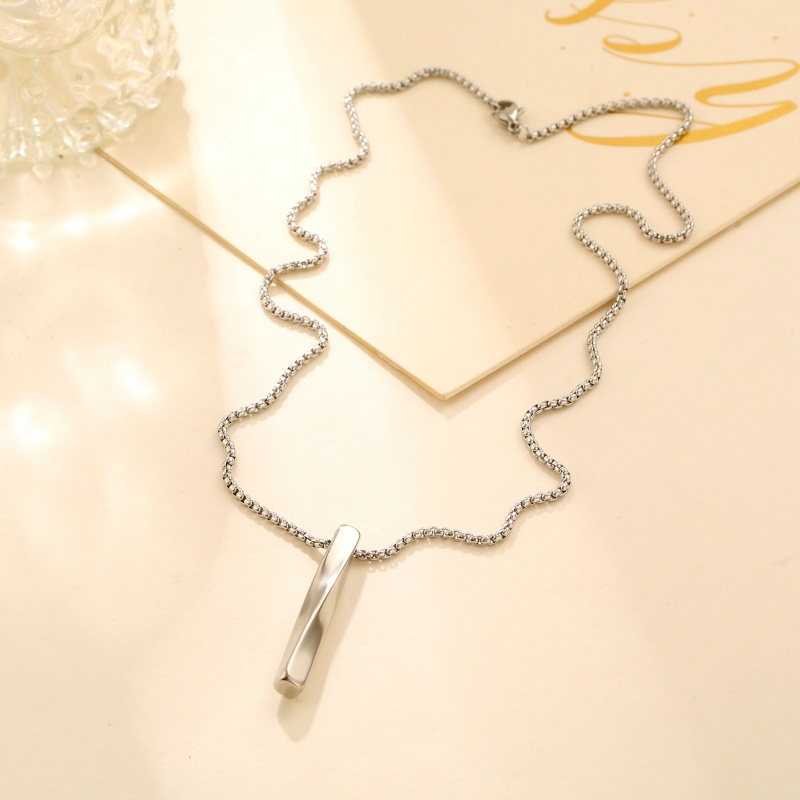 bar pendant necklace