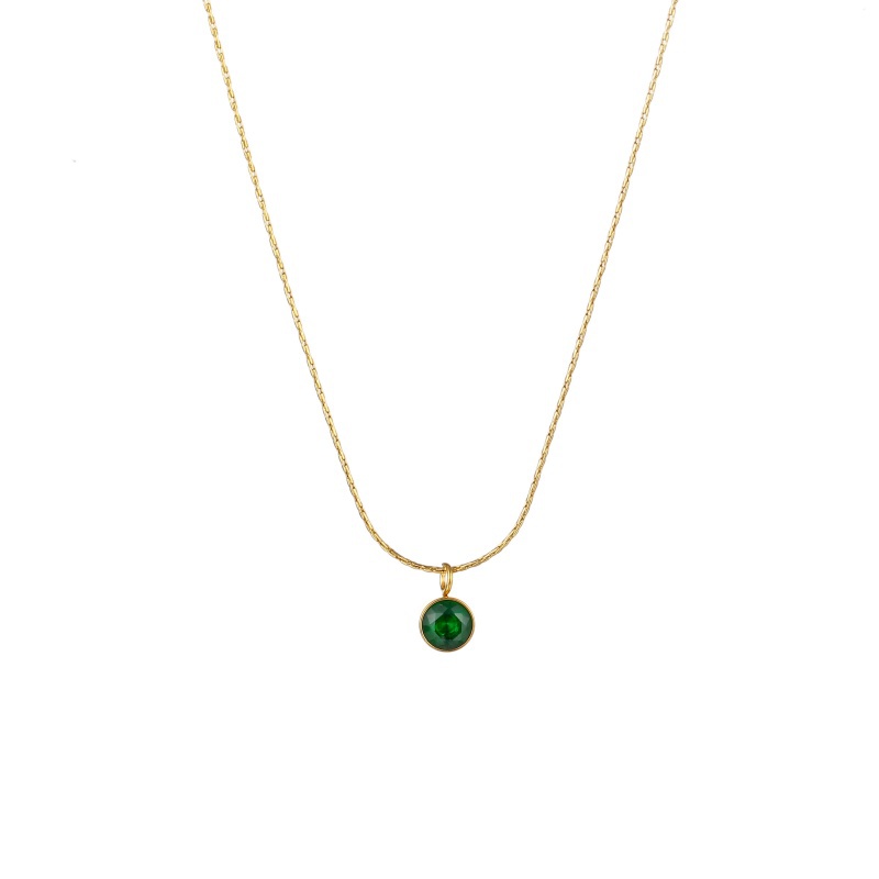  round green stone necklace