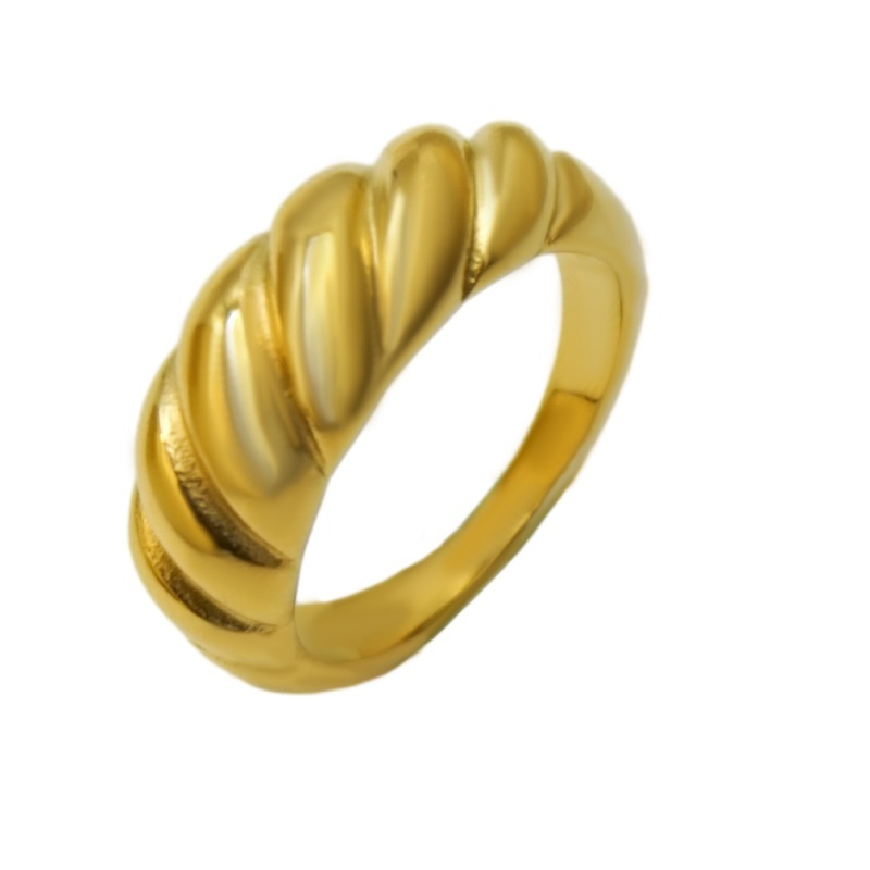 Twisted Ribbon Ring Design